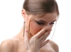 Khí hư có mùi hôi là biểu hiện của bệnh phụ khoa nào?