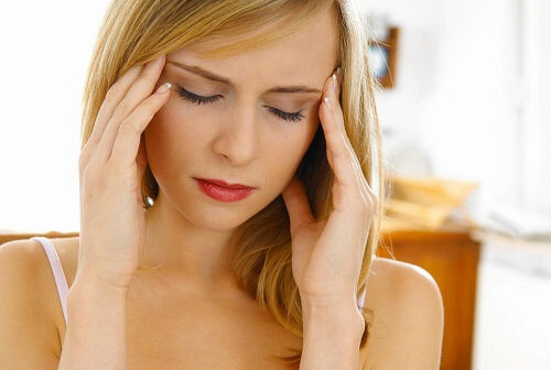 Tại sao bị đau đầu khi có kinh nguyệt?